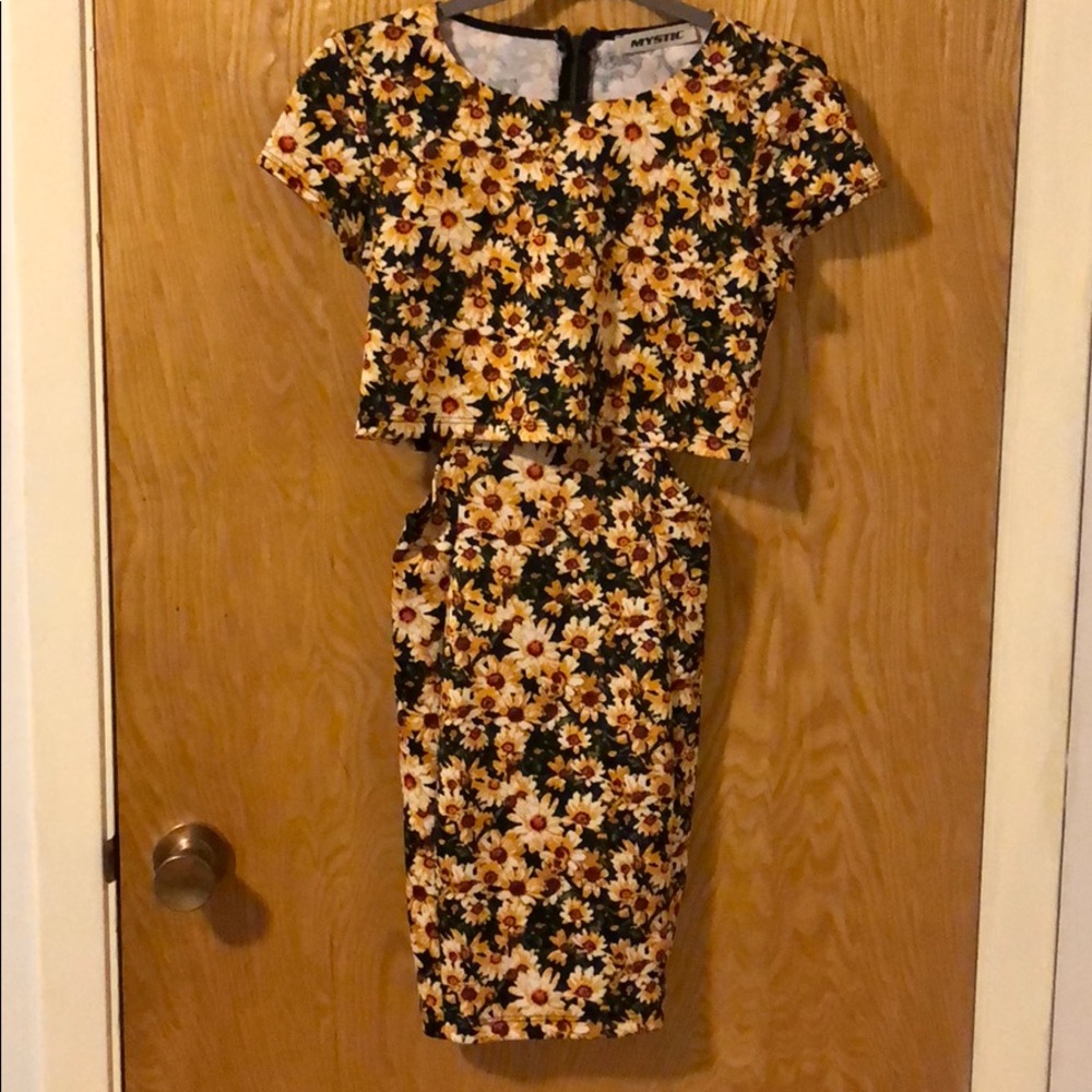 Mystic Sunflower Mini Cropped Cut-Out Dress XS